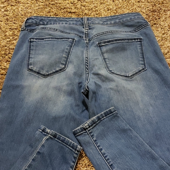 Jeans - Picture 2 of 3